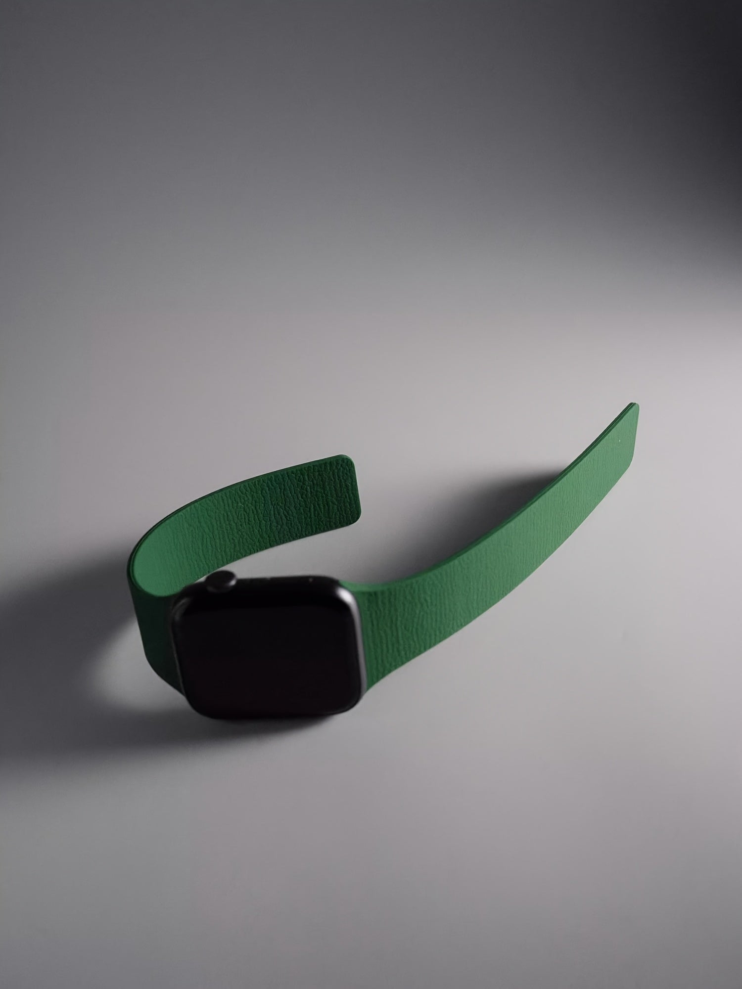 VoraWatch Band -  Magnetic Silicone Strap for Apple Watch